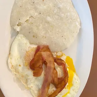 Yummy eggs grits &amp; bacon