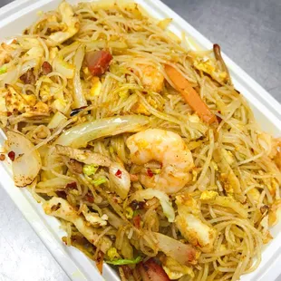 Singapore pancit with yellow curry!