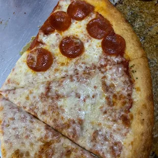 Hands down the best pizza in the O!   You will not be let down, incredibly good for Florida pizza.