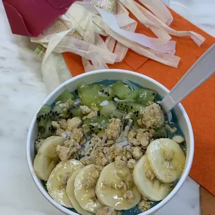 Build your own smoothie bowl