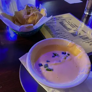 Queso &amp; Chips