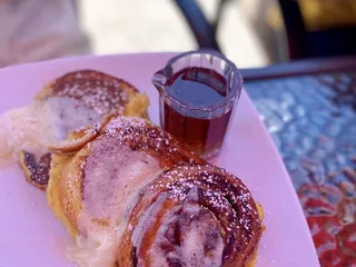 Kathy May's Lakeview Cafe