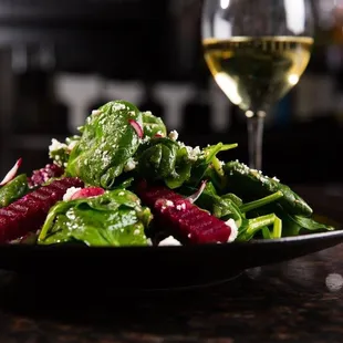 Spinach salad with feta and beets