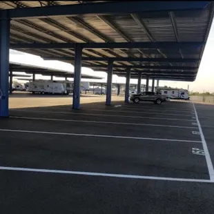 Trickle down electric available at all bays to keep batteries tendered.