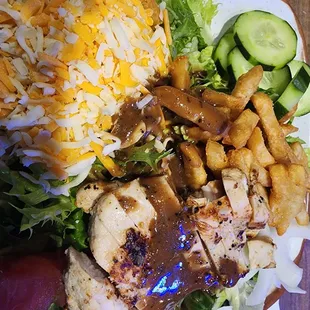 Grilled chicken salad w balsamic dressing