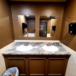 Women&apos;s Restroom