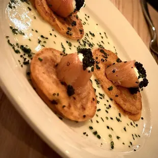 jw Red Pepper Pancakes - smoked salmon, caviar, beurre blanc, crème fraiche $28