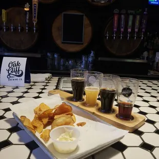 Great service! Tasty food and flight! Great place for bee highly recommend the beer flight.