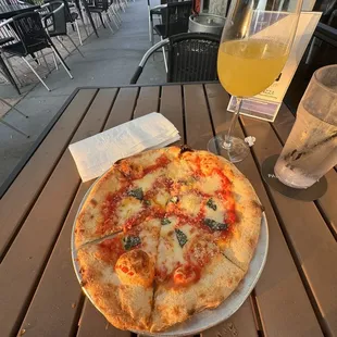 Margherita pizza &amp; mimosa