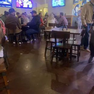 Open tables - 1 hour and 15 minutes after I got seated and still available. And 1 other 4 top not pictured.