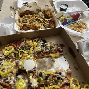 Everything but the Kitchen Sink Pizza, Armadillo eggs, curds
