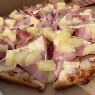 Hawaiian on cauliflower crust