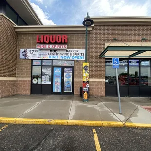 the outside of a liquor store