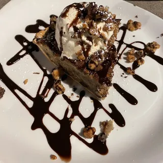 Warm Tollhouse Pie