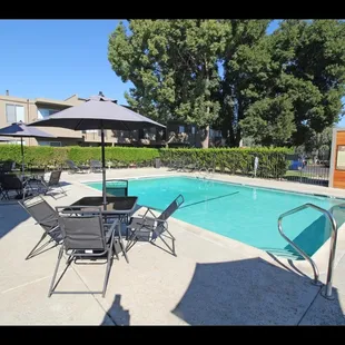 New pool furnature