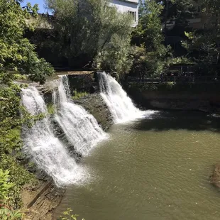 Parkside is just a few hundred steps away from the falls.