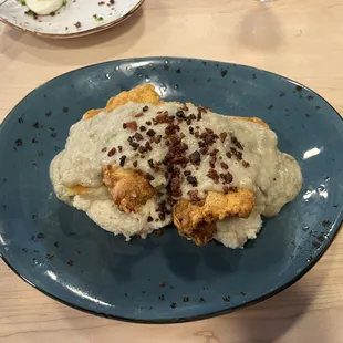 chicken and biscuit jalapeño gravy bowl