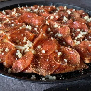 Pepperoni Paradise w/Fresh Garlic, Lemon &amp; Pepper.