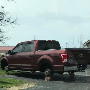 I have been living at this apartment complex less than a year and I have seen at least 4 trucks with stolen tires.