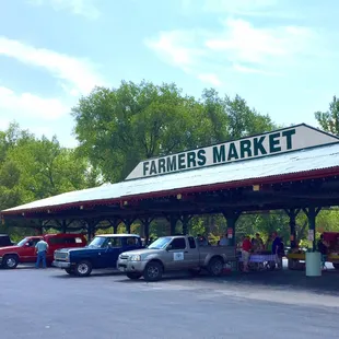 Wednesday afternoon market.  12-5p.   08/09/2017