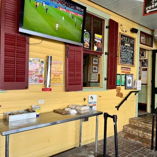 a view of the outside of the restaurant