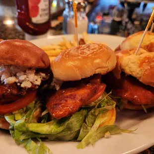Buffalo chicken sliders - (4) Sliders wl fries
