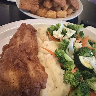 Diners can never go wrong with the Fried Chicken Dinner.  So darn good!!!