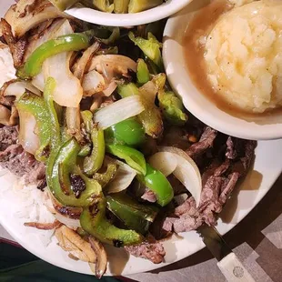 Marinated beef tips with maahed potatoes &amp; green beans