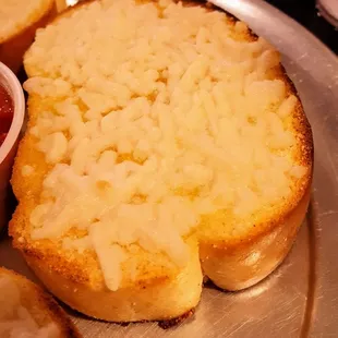 Vegan garlic cheese toast