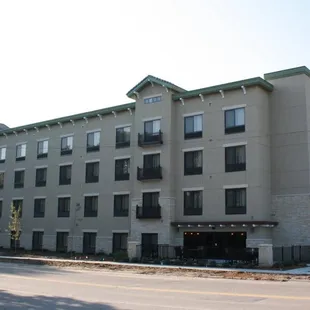 The Parkwood Inn &amp; Suites