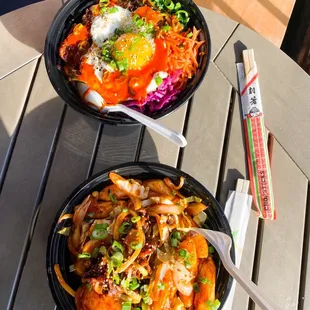 Fried rice cakes on the bottom.