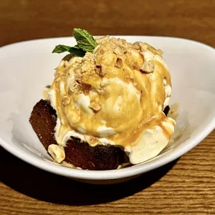 Dark Chocolate Brownie A La Mode ! See my featured review of Parlor in San Clemente on my international website at classicbitesandbrews.com