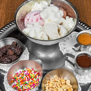 Grand Ice Cream Sundae
