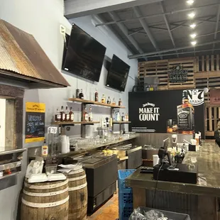 sushi and sashimi, interior