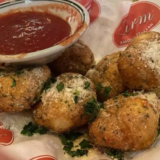 PIZZA KNOTS