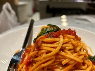 La Pasta Fresca Market & Kitchen