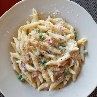 Penne Prosciutto e Piselli