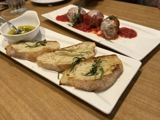 Luigi's Italian Bistro