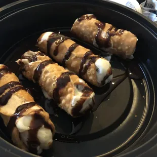 Mini cannoli comes with family meals