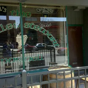 the outside of the restaurant