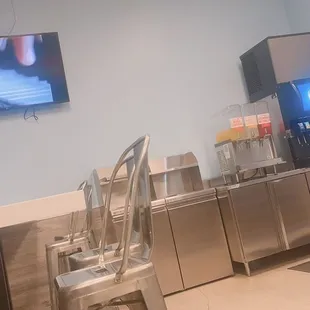 Fountain drink station