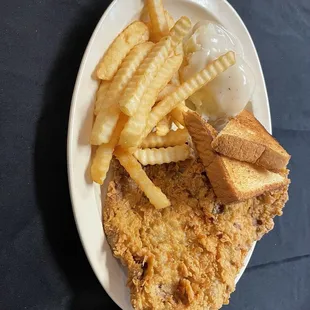 food, chicken wings and fried chicken