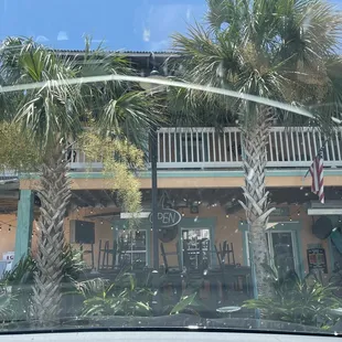 the outside of the restaurant