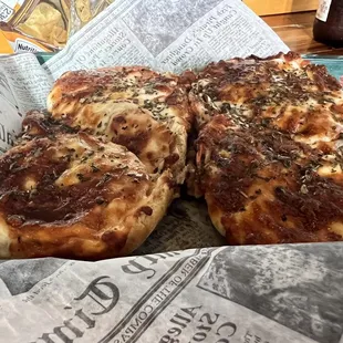 Caprese pizza