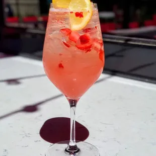 Strawberry Lemon Fizz