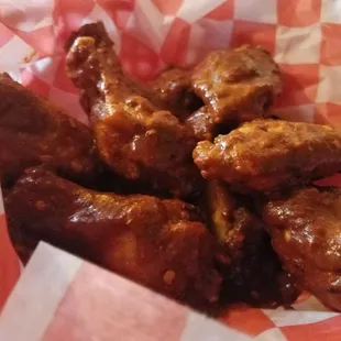 food, chicken wings, chicken, bbq wings, fried chicken, fried chicken wings, poultry, bbq chicken, chicken wings and fried chicken