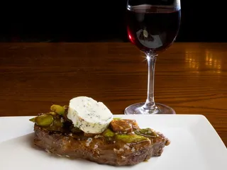 Gaslight Bar & Grill