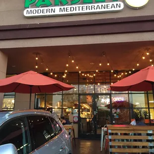 Great service and friendly staff.  The food here are fresh from the meats to the veggies.  I definitely would come here again.