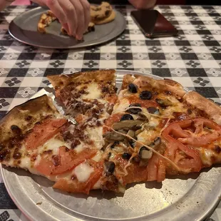 Bacon Tomato Pizza