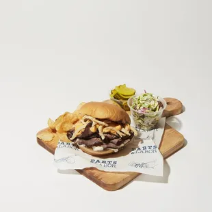 Signature Beef &amp; Cheddar Lunchbox